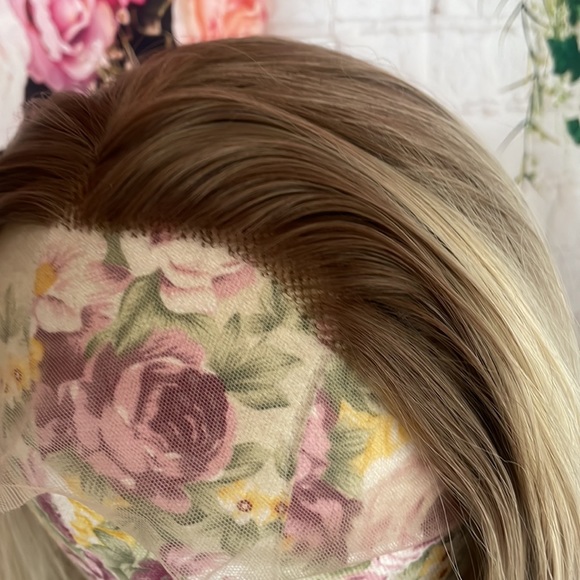 ❌RESTOCKED❌ 24” BLONDE W:BROWN ROOT LACE-FRONT WIG - Picture 9 of 14